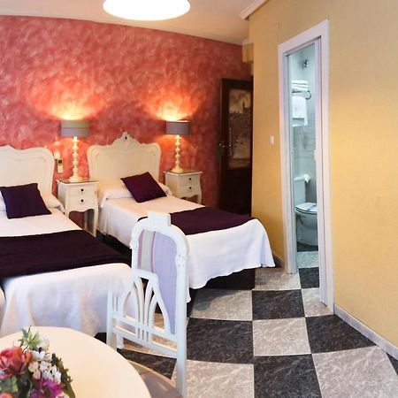 Hostal Goya Suites Salamanca Exterior photo