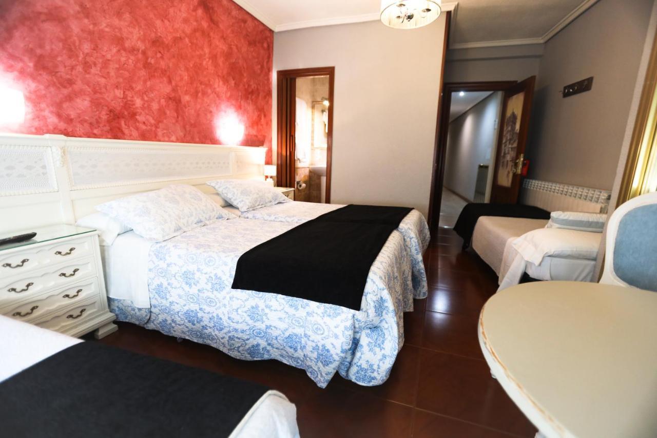 Hostal Goya Suites Salamanca Exterior photo