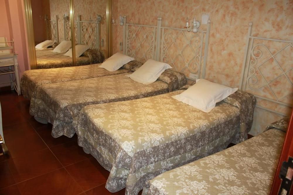 Hostal Goya Suites Salamanca Exterior photo